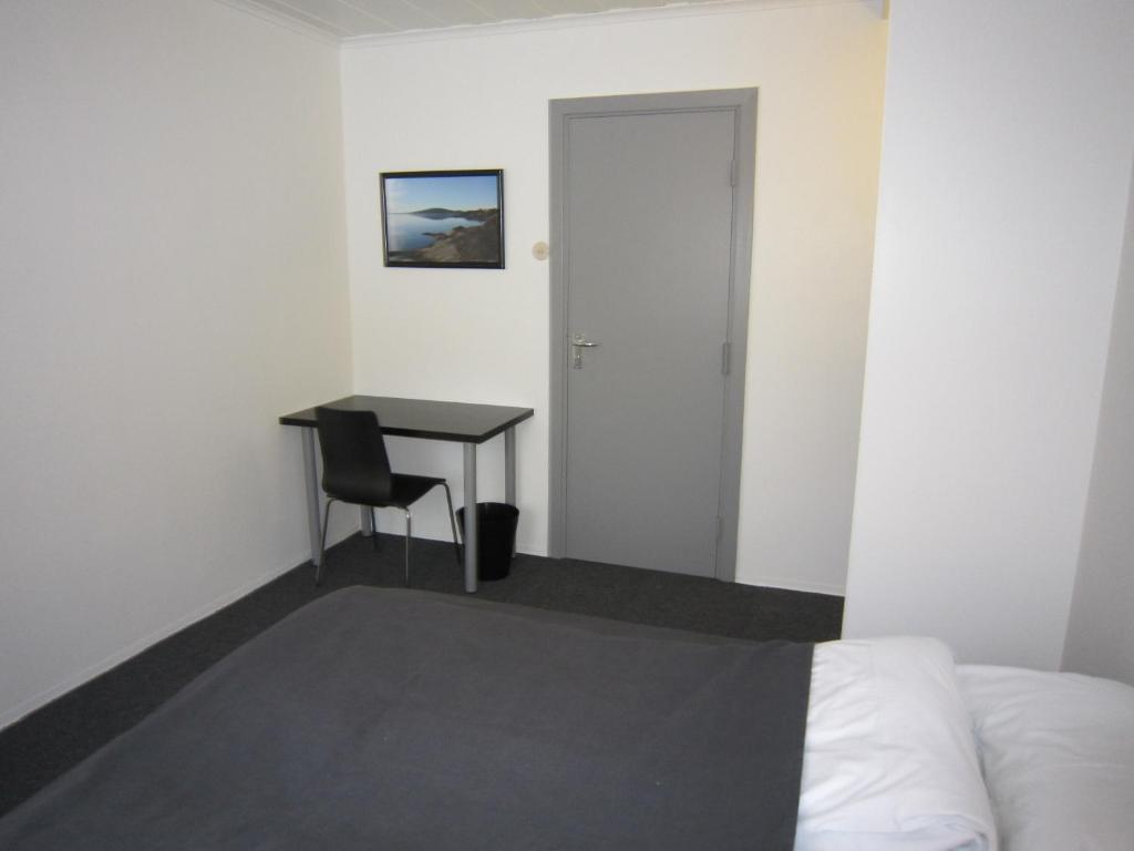 Froland Hostel Froland Verk Zimmer foto